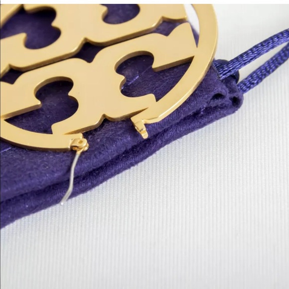 TORY BURCH GOLD LG. MILLER HOOP LOGO EARRINGS NWB! - Picture 6 of 8